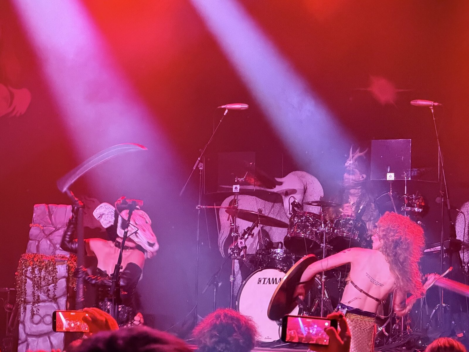 Castle Rat's stage battle with the Rat Queen at Belasco Theater, Los Angeles, October 1, 2026